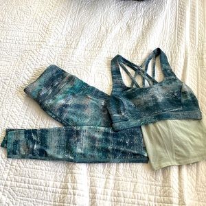 Lululemon set! FREE TANK!